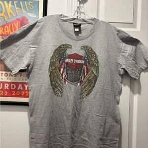 Harley-Davidson Gray Tee with Gold and Red Design